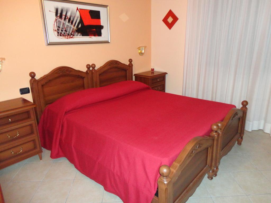 Pinus Rooms Benevento Quarto foto